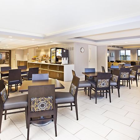 Holiday Inn Express Boston-Waltham By Ihg Dış mekan fotoğraf